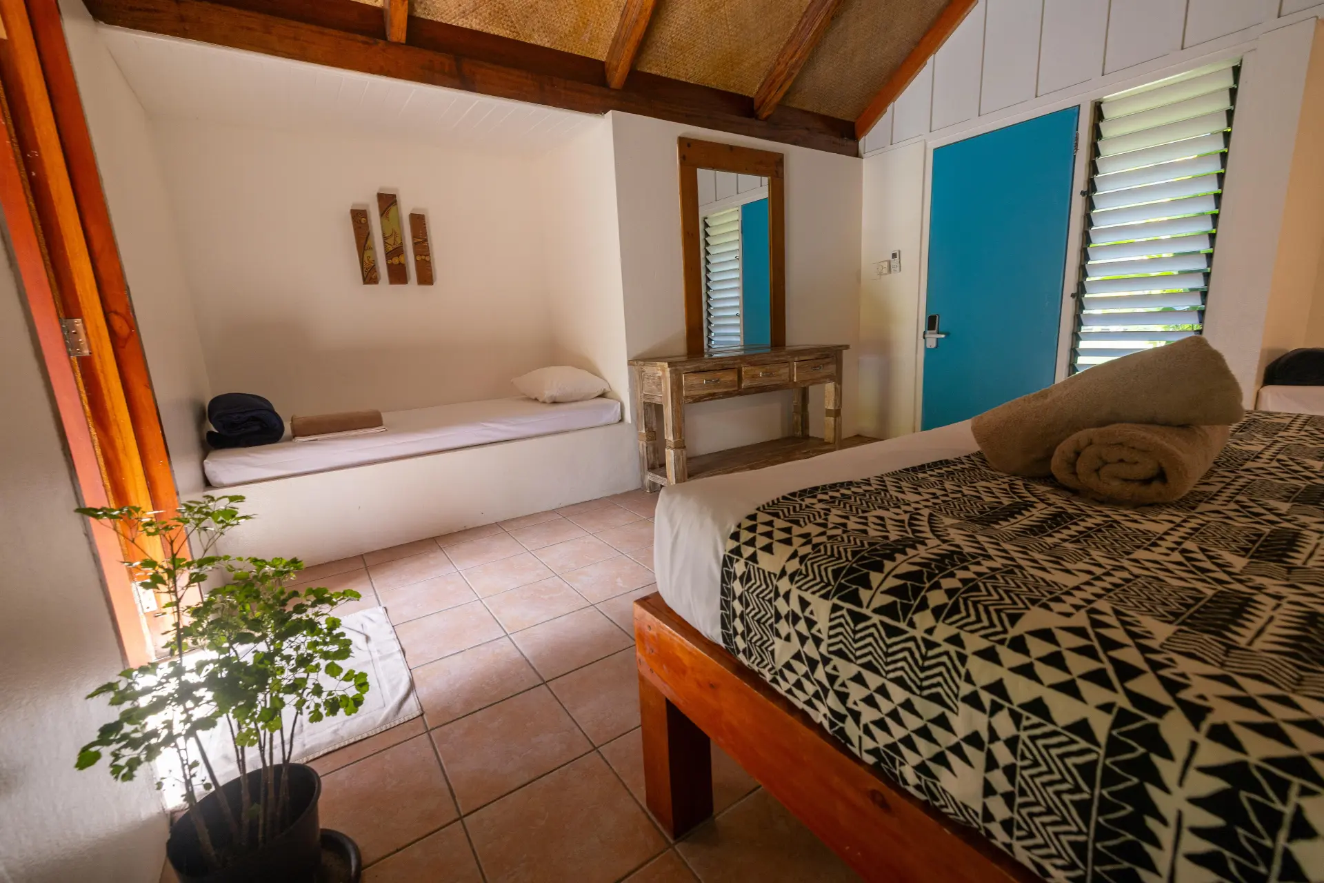 Garden Room Plus — family room with multiple beds